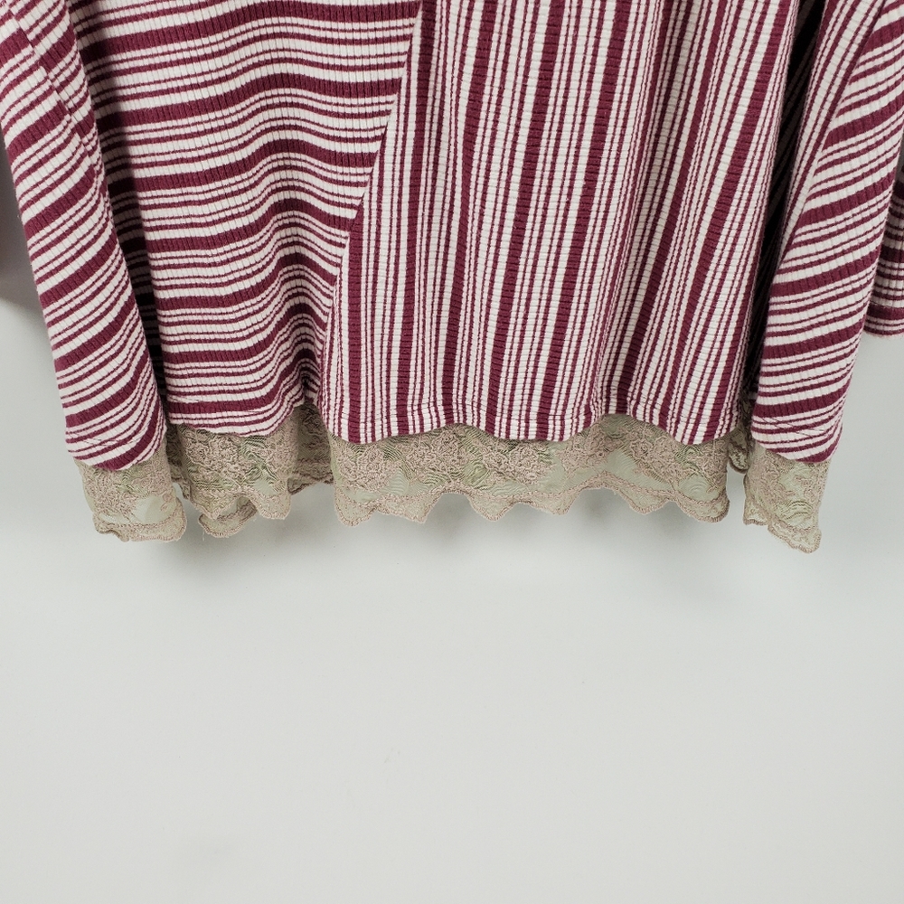 LOGO by Lori Goldstein Red White Striped Lace Bottom Tunic Size 1X - Picture 5 of 9
